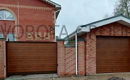 Откатные ворота Алютех сэндвич панель под дерево